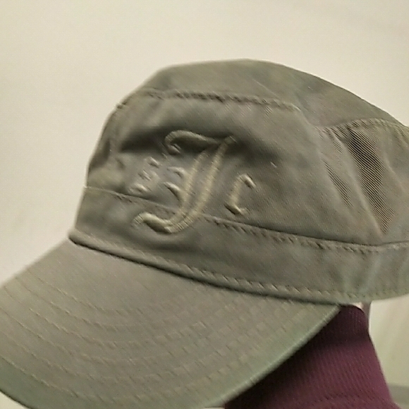 Green Cap with Embroidered Logo - Picture 6 of 6
